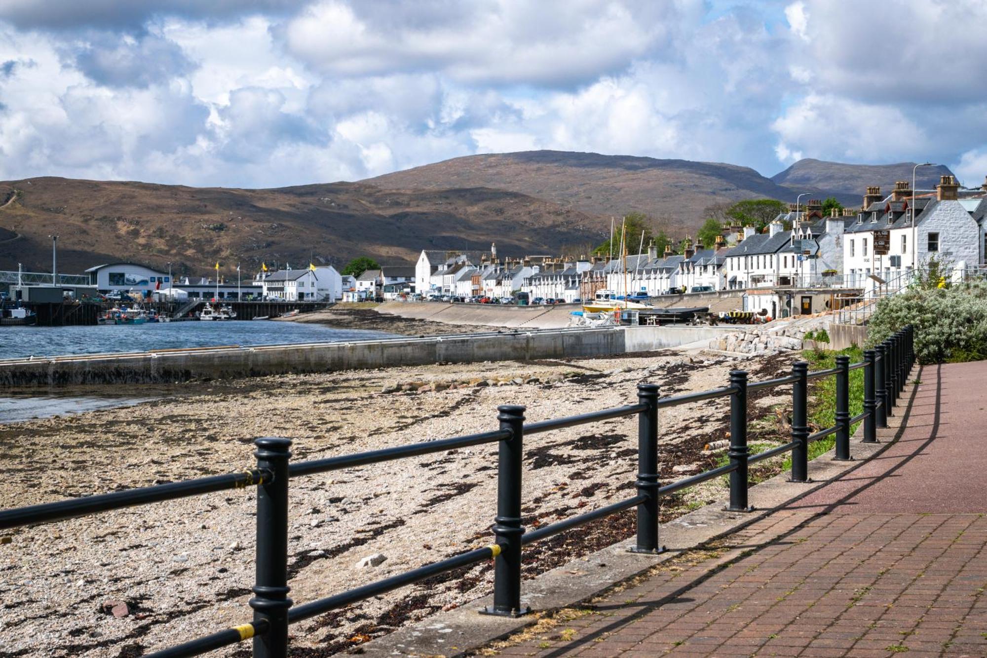 Ullapool Youth Hostel ภายนอก รูปภาพ